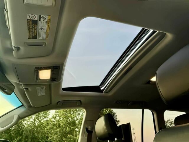 Белый Тойота Ленд Крузер 100, объемом двигателя 5.7 л и пробегом 59 тыс. км за 22000 $, фото 10 на Automoto.ua