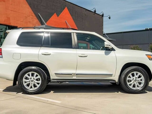 Белый Тойота Ленд Крузер 100, объемом двигателя 5.7 л и пробегом 40 тыс. км за 22000 $, фото 7 на Automoto.ua