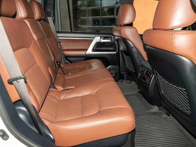 Белый Тойота Ленд Крузер 100, объемом двигателя 5.7 л и пробегом 40 тыс. км за 22000 $, фото 14 на Automoto.ua