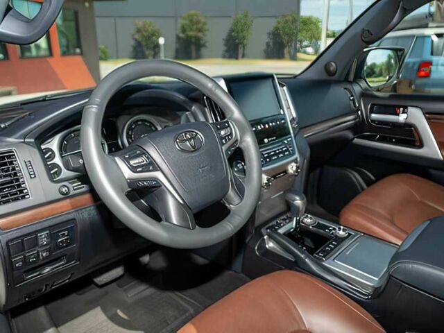 Белый Тойота Ленд Крузер 100, объемом двигателя 5.7 л и пробегом 40 тыс. км за 22000 $, фото 9 на Automoto.ua