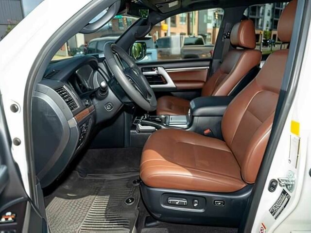 Белый Тойота Ленд Крузер 100, объемом двигателя 5.7 л и пробегом 40 тыс. км за 22000 $, фото 8 на Automoto.ua