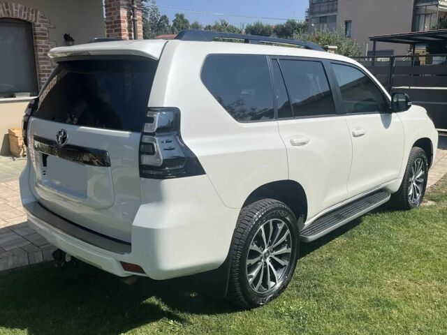 Белый Тойота Ленд Крузер 100, объемом двигателя 2.8 л и пробегом 24 тыс. км за 16000 $, фото 5 на Automoto.ua