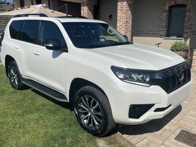 Белый Тойота Ленд Крузер 100, объемом двигателя 2.8 л и пробегом 24 тыс. км за 16000 $, фото 2 на Automoto.ua