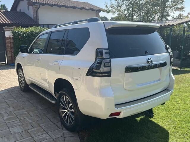 Белый Тойота Ленд Крузер 100, объемом двигателя 2.8 л и пробегом 24 тыс. км за 16000 $, фото 3 на Automoto.ua