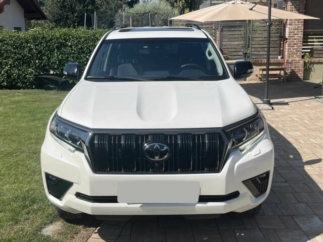 Белый Тойота Ленд Крузер 100, объемом двигателя 2.8 л и пробегом 24 тыс. км за 16000 $, фото 1 на Automoto.ua