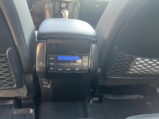 Белый Тойота Ленд Крузер 100, объемом двигателя 2.8 л и пробегом 24 тыс. км за 16000 $, фото 9 на Automoto.ua