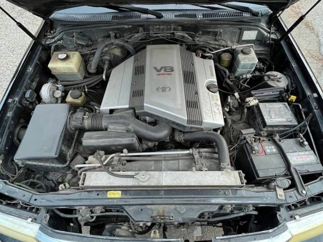 Черный Тойота Ленд Крузер 100, объемом двигателя 0 л и пробегом 429 тыс. км за 10200 $, фото 8 на Automoto.ua