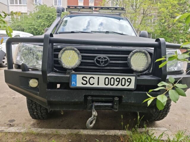 Черный Тойота Ленд Крузер 100, объемом двигателя 4.7 л и пробегом 300 тыс. км за 6000 $, фото 1 на Automoto.ua