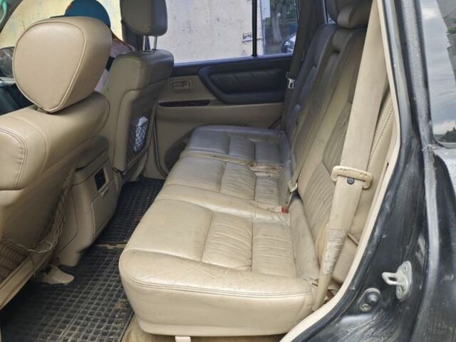 Черный Тойота Ленд Крузер 100, объемом двигателя 4.7 л и пробегом 300 тыс. км за 6000 $, фото 5 на Automoto.ua