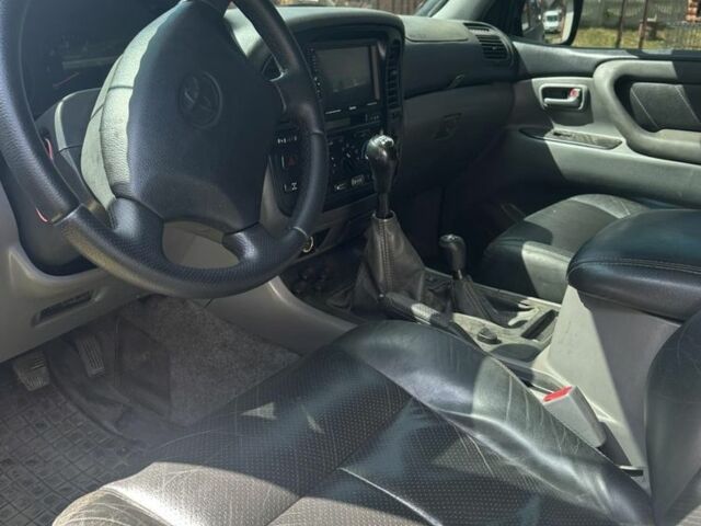 Чорний Тойота Ленд Крузер 100, об'ємом двигуна 4.2 л та пробігом 200 тис. км за 17500 $, фото 1 на Automoto.ua