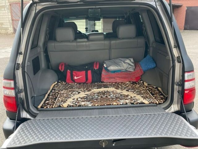 Черный Тойота Ленд Крузер 100, объемом двигателя 4.7 л и пробегом 386 тыс. км за 16800 $, фото 6 на Automoto.ua