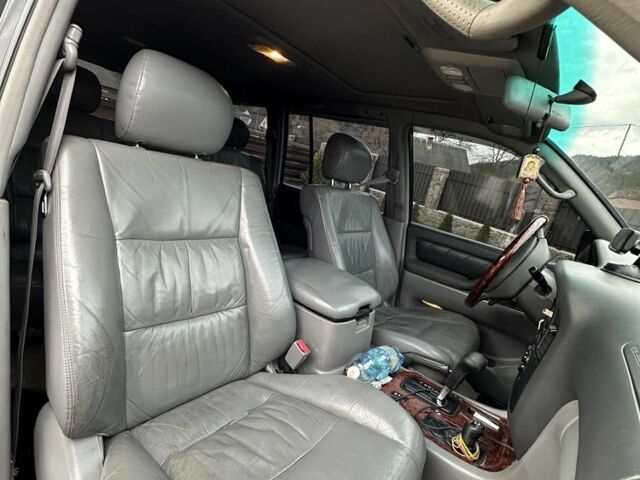 Чорний Тойота Ленд Крузер 100, об'ємом двигуна 4.7 л та пробігом 320 тис. км за 20500 $, фото 17 на Automoto.ua