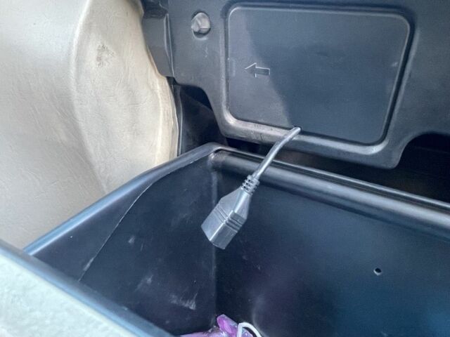 Черный Тойота Ленд Крузер 100, объемом двигателя 4.7 л и пробегом 245 тыс. км за 12200 $, фото 11 на Automoto.ua