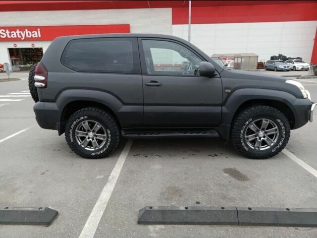 Чорний Тойота Ленд Крузер 100, об'ємом двигуна 3 л та пробігом 230 тис. км за 4100 $, фото 2 на Automoto.ua