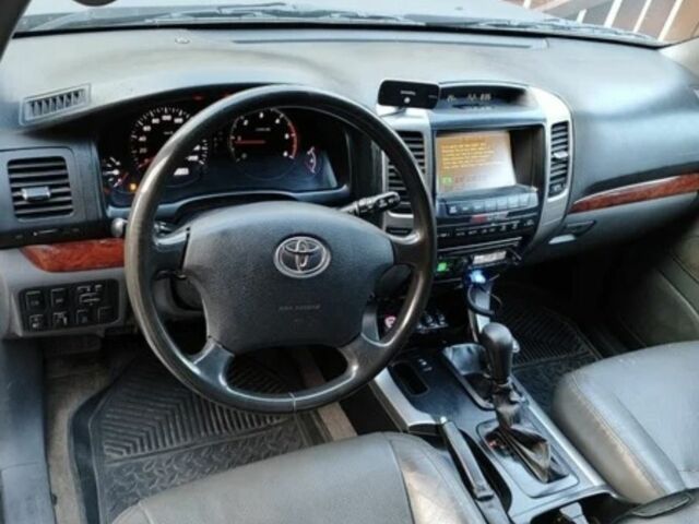 Чорний Тойота Ленд Крузер 100, об'ємом двигуна 3 л та пробігом 230 тис. км за 4100 $, фото 7 на Automoto.ua