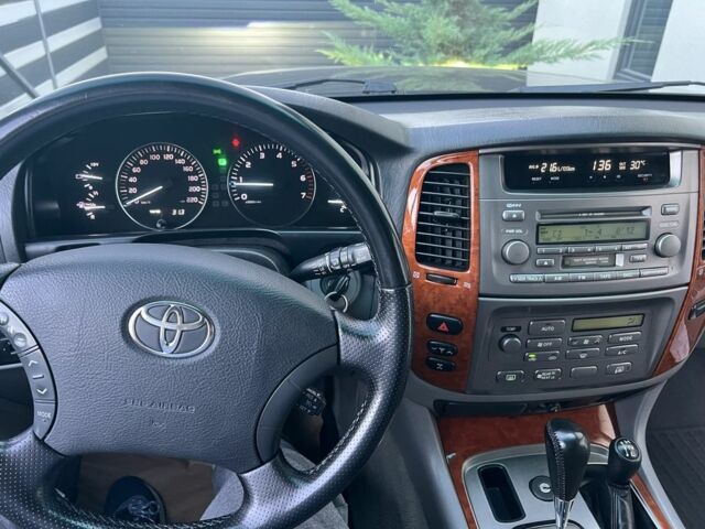 Черный Тойота Ленд Крузер 100, объемом двигателя 4.7 л и пробегом 392 тыс. км за 17000 $, фото 10 на Automoto.ua