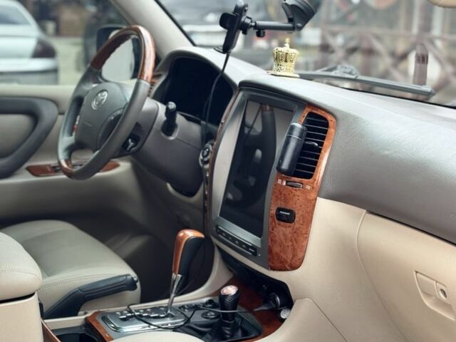 Черный Тойота Ленд Крузер 100, объемом двигателя 4.7 л и пробегом 281 тыс. км за 21474 $, фото 23 на Automoto.ua