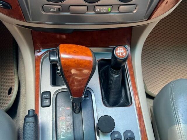 Черный Тойота Ленд Крузер 100, объемом двигателя 4.5 л и пробегом 341 тыс. км за 13499 $, фото 15 на Automoto.ua