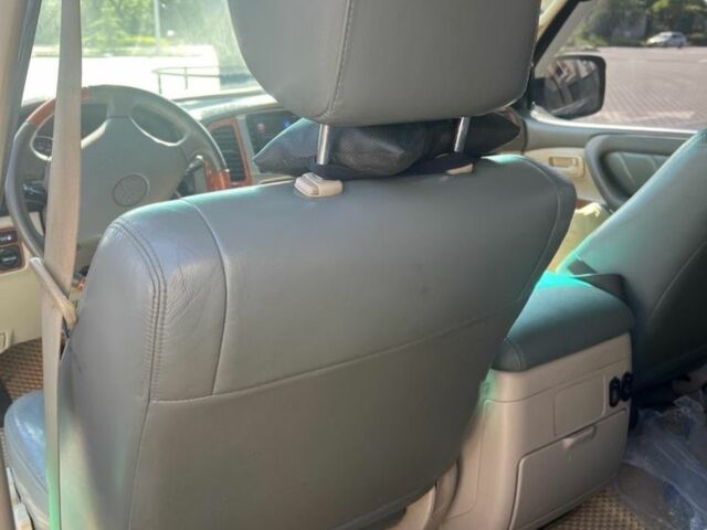 Черный Тойота Ленд Крузер 100, объемом двигателя 4.5 л и пробегом 341 тыс. км за 13499 $, фото 10 на Automoto.ua