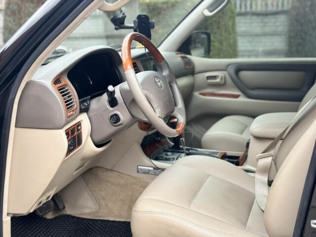 Черный Тойота Ленд Крузер 100, объемом двигателя 4.7 л и пробегом 281 тыс. км за 21474 $, фото 22 на Automoto.ua