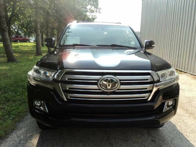 Черный Тойота Ленд Крузер 100, объемом двигателя 5.7 л и пробегом 65 тыс. км за 8500 $, фото 1 на Automoto.ua