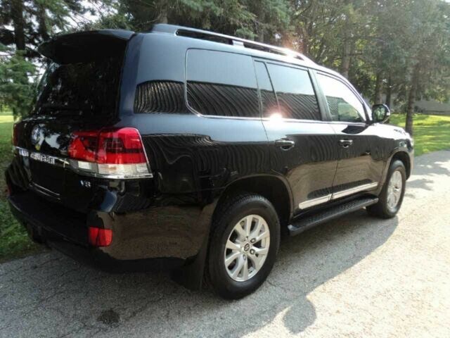 Черный Тойота Ленд Крузер 100, объемом двигателя 5.7 л и пробегом 65 тыс. км за 8500 $, фото 5 на Automoto.ua