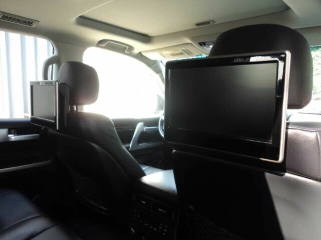 Черный Тойота Ленд Крузер 100, объемом двигателя 5.7 л и пробегом 65 тыс. км за 8500 $, фото 8 на Automoto.ua