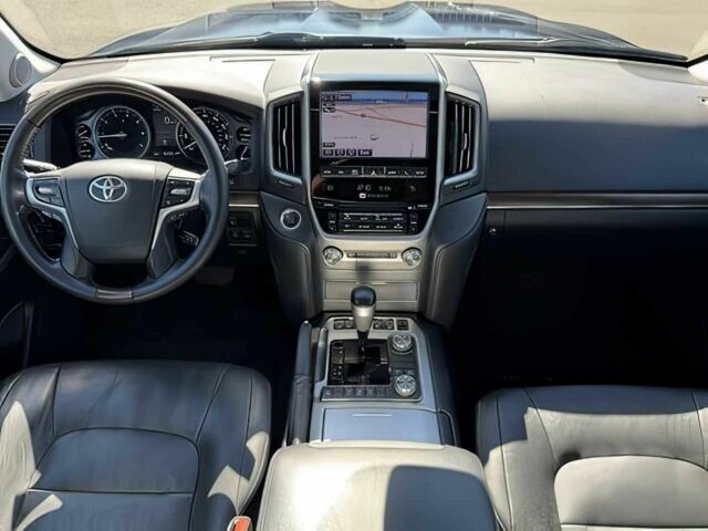 Черный Тойота Ленд Крузер 100, объемом двигателя 5.7 л и пробегом 40 тыс. км за 30000 $, фото 10 на Automoto.ua