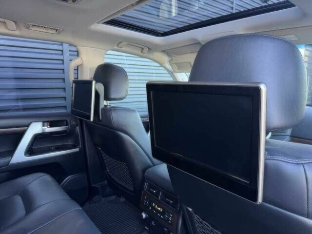 Черный Тойота Ленд Крузер 100, объемом двигателя 5.7 л и пробегом 50 тыс. км за 45000 $, фото 14 на Automoto.ua