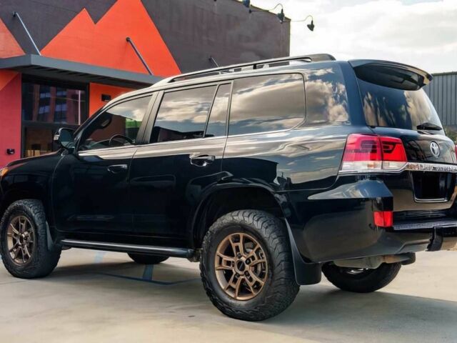 Черный Тойота Ленд Крузер 100, объемом двигателя 5.7 л и пробегом 38 тыс. км за 45000 $, фото 4 на Automoto.ua