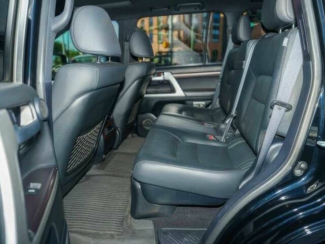 Черный Тойота Ленд Крузер 100, объемом двигателя 5.7 л и пробегом 38 тыс. км за 45000 $, фото 13 на Automoto.ua