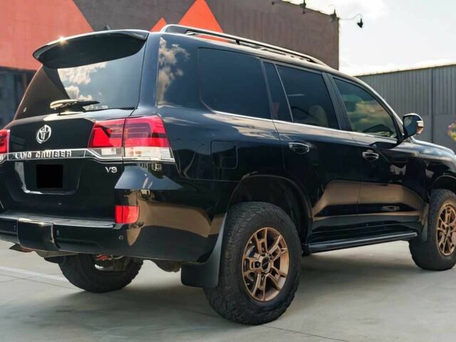 Черный Тойота Ленд Крузер 100, объемом двигателя 5.7 л и пробегом 38 тыс. км за 45000 $, фото 6 на Automoto.ua