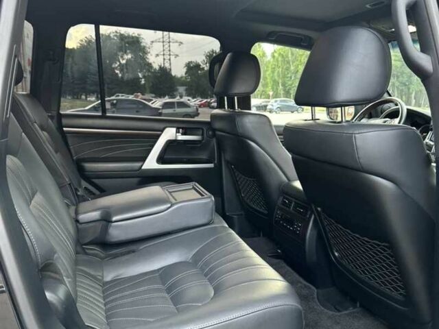 Черный Тойота Ленд Крузер 100, объемом двигателя 4.46 л и пробегом 134 тыс. км за 66000 $, фото 6 на Automoto.ua