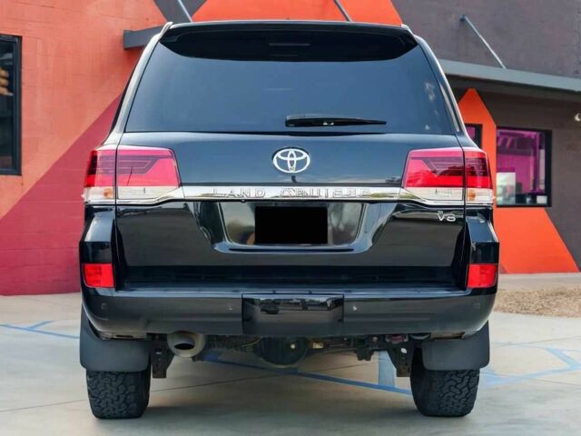 Черный Тойота Ленд Крузер 100, объемом двигателя 5.7 л и пробегом 38 тыс. км за 45000 $, фото 5 на Automoto.ua