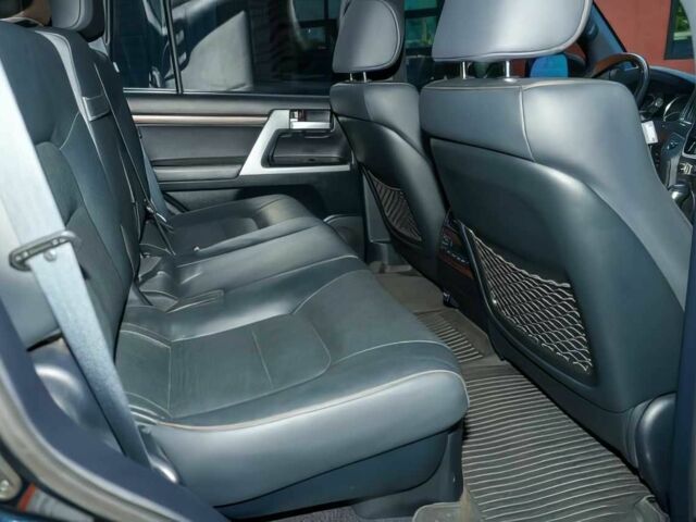 Черный Тойота Ленд Крузер 100, объемом двигателя 5.7 л и пробегом 38 тыс. км за 45000 $, фото 12 на Automoto.ua