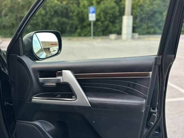 Черный Тойота Ленд Крузер 100, объемом двигателя 4.46 л и пробегом 134 тыс. км за 66000 $, фото 13 на Automoto.ua