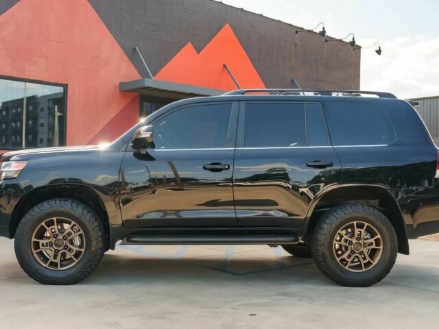 Черный Тойота Ленд Крузер 100, объемом двигателя 5.7 л и пробегом 38 тыс. км за 45000 $, фото 3 на Automoto.ua