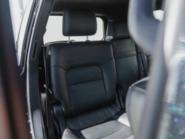 Черный Тойота Ленд Крузер 100, объемом двигателя 5.7 л и пробегом 34 тыс. км за 32000 $, фото 10 на Automoto.ua