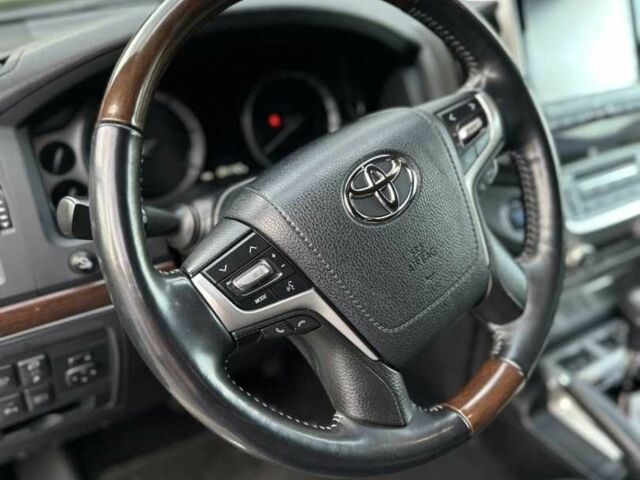 Черный Тойота Ленд Крузер 100, объемом двигателя 4.46 л и пробегом 134 тыс. км за 66000 $, фото 14 на Automoto.ua