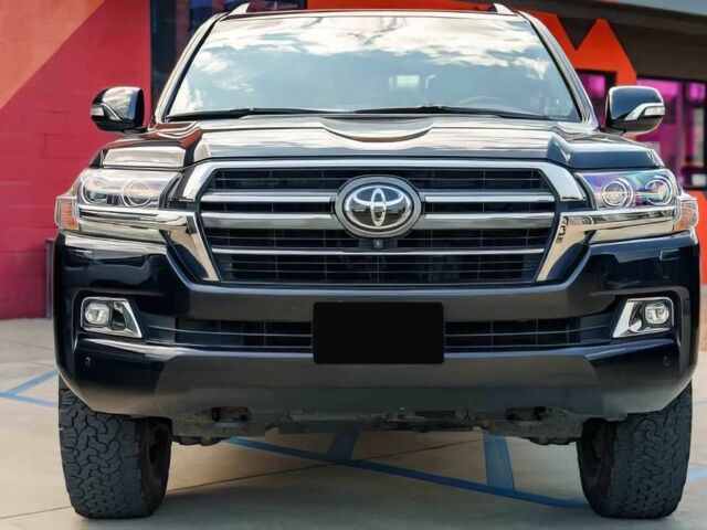 Черный Тойота Ленд Крузер 100, объемом двигателя 5.7 л и пробегом 38 тыс. км за 45000 $, фото 1 на Automoto.ua