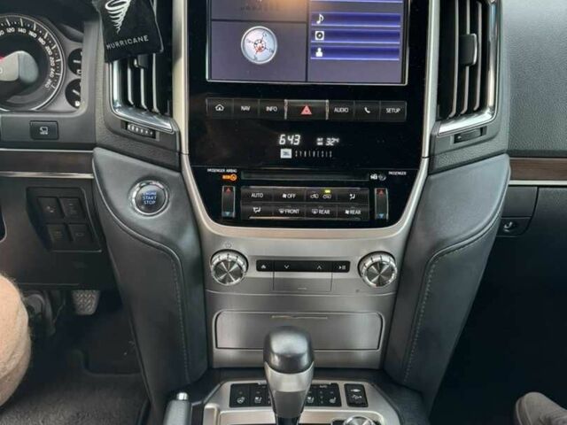 Черный Тойота Ленд Крузер 100, объемом двигателя 4.46 л и пробегом 134 тыс. км за 66000 $, фото 20 на Automoto.ua