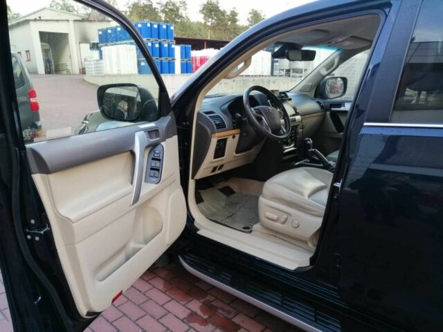 Черный Тойота Ленд Крузер 100, объемом двигателя 2.8 л и пробегом 13 тыс. км за 46000 $, фото 9 на Automoto.ua