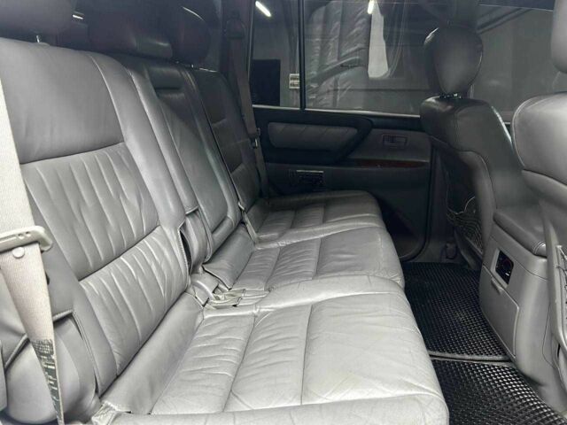 Серый Тойота Ленд Крузер 100, объемом двигателя 4.7 л и пробегом 385 тыс. км за 10200 $, фото 15 на Automoto.ua