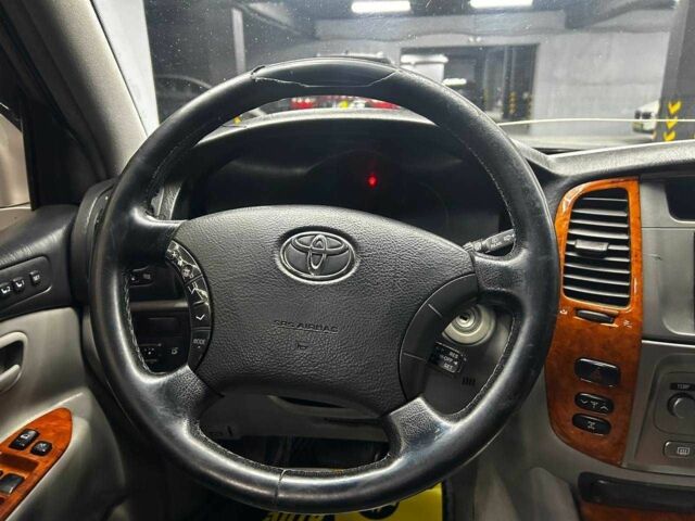 Серый Тойота Ленд Крузер 100, объемом двигателя 4.7 л и пробегом 385 тыс. км за 10200 $, фото 14 на Automoto.ua