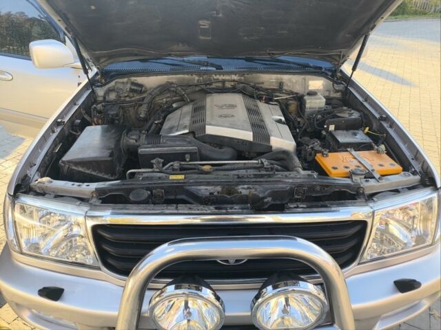 Сірий Тойота Ленд Крузер 100, об'ємом двигуна 4.7 л та пробігом 484 тис. км за 13000 $, фото 16 на Automoto.ua