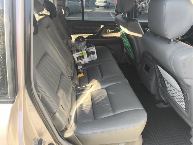 Сірий Тойота Ленд Крузер 100, об'ємом двигуна 4.7 л та пробігом 484 тис. км за 13000 $, фото 5 на Automoto.ua