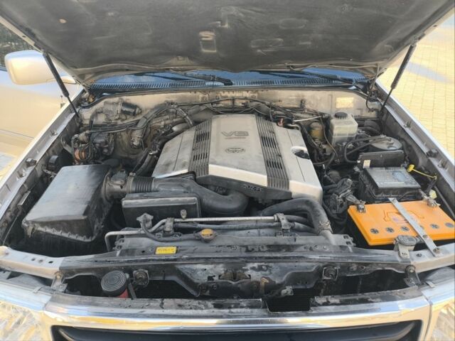 Сірий Тойота Ленд Крузер 100, об'ємом двигуна 4.7 л та пробігом 484 тис. км за 13000 $, фото 17 на Automoto.ua