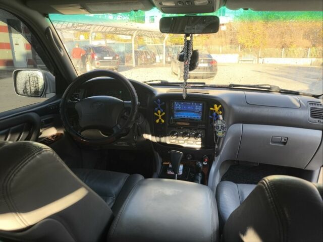 Сірий Тойота Ленд Крузер 100, об'ємом двигуна 4.7 л та пробігом 484 тис. км за 13000 $, фото 4 на Automoto.ua