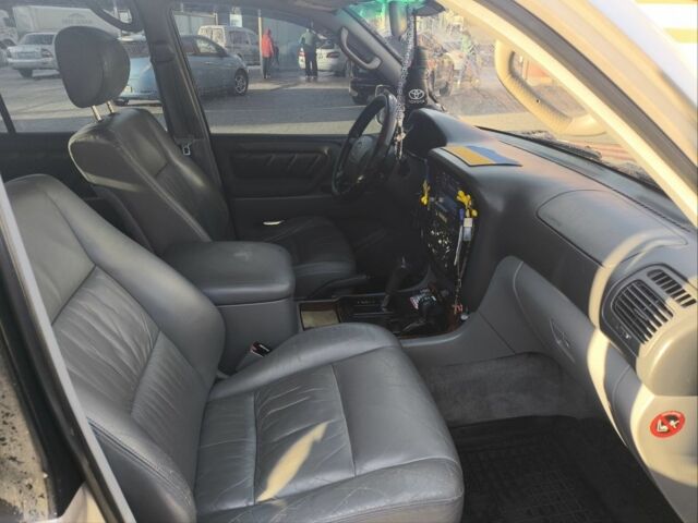 Сірий Тойота Ленд Крузер 100, об'ємом двигуна 4.7 л та пробігом 484 тис. км за 13000 $, фото 3 на Automoto.ua