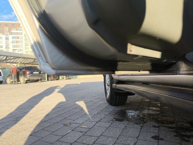 Сірий Тойота Ленд Крузер 100, об'ємом двигуна 4.7 л та пробігом 484 тис. км за 13000 $, фото 8 на Automoto.ua